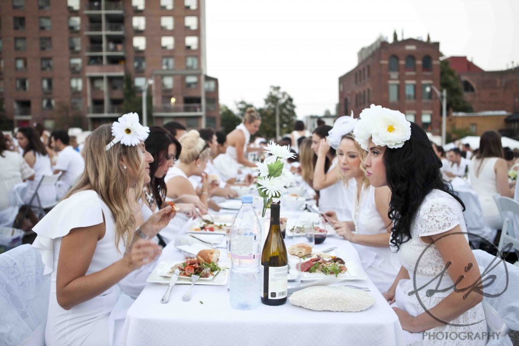 Dinner with friends at Diner En Blanc Toronto