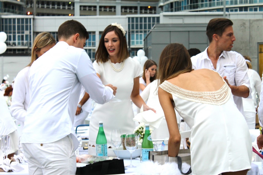Diner En Blanc Toronto, Outfit, What to wear, style, white party