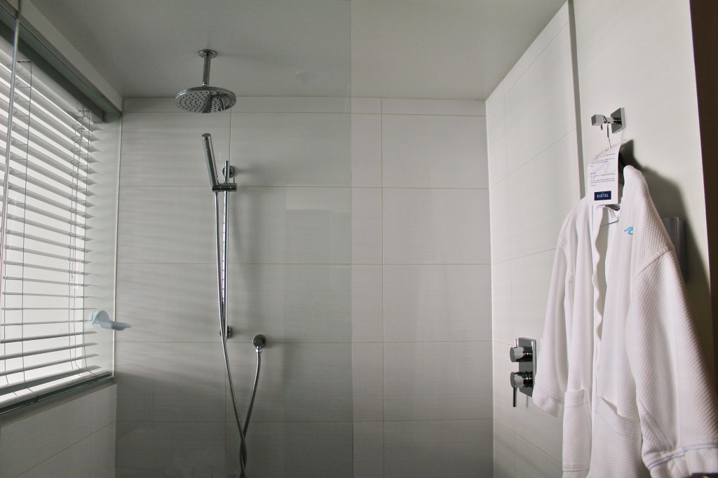 Riôtel Matane, Quebec Maritime, Matane, hotel, shower