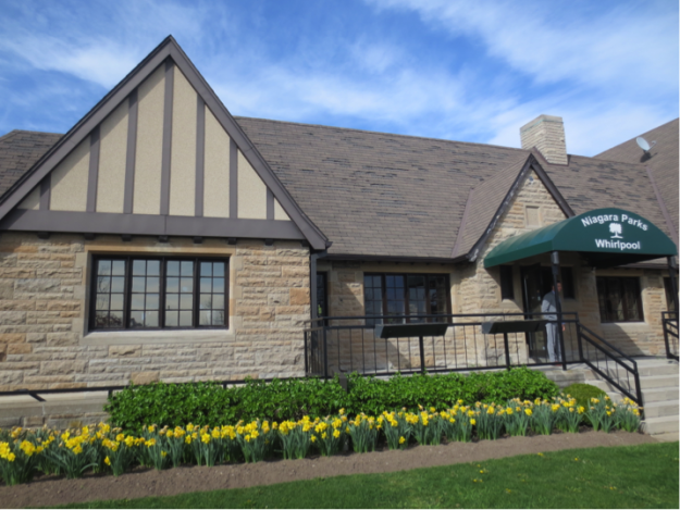 Restaurants Along The Niagara Parkway : Whirlpool Restaurant in Niagara