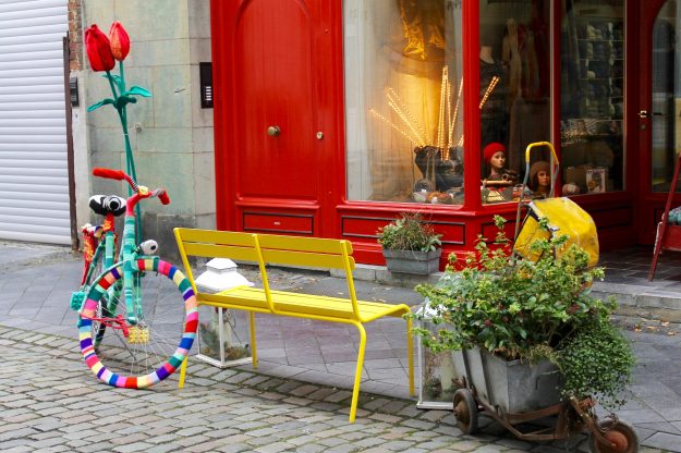 What to eat, see and do in Aachen Germany. Weekend itinerary. Shopping on Anna Straße.