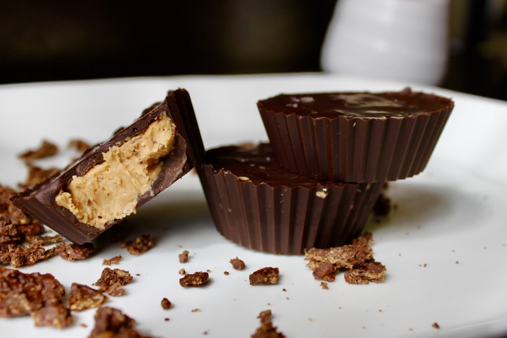 3-ingredient recipes. Peanut Butter Cups At Home.