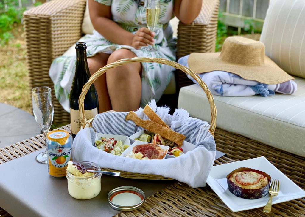 Picnic Baskets in Toronto. Aviator on Danforth.